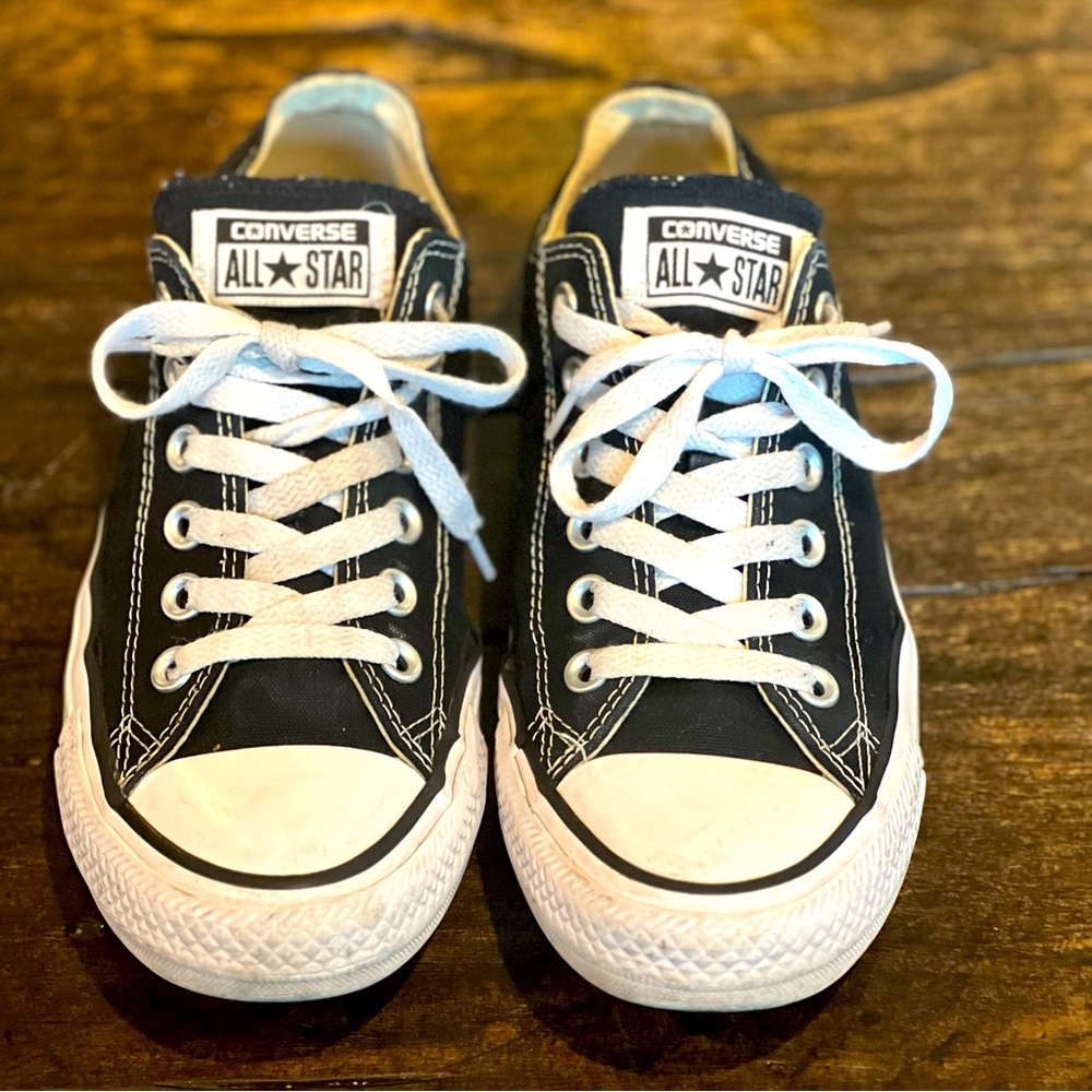 Converse women’s Sz 7.5 good condition